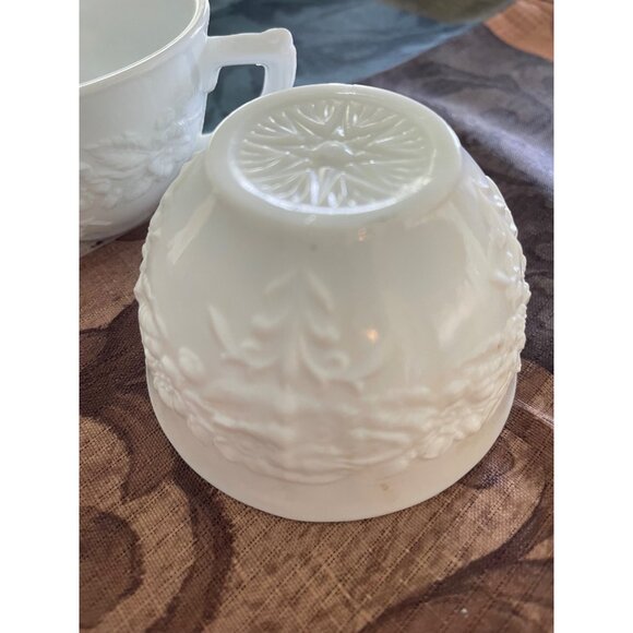 Orange Blossom And Leaf Indiana Glass Retro Milk Glass Cups - Picture 5 of 7